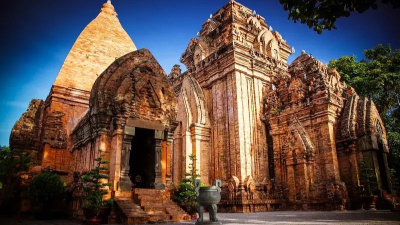 Tháp Bà Ponagar Nha Trang